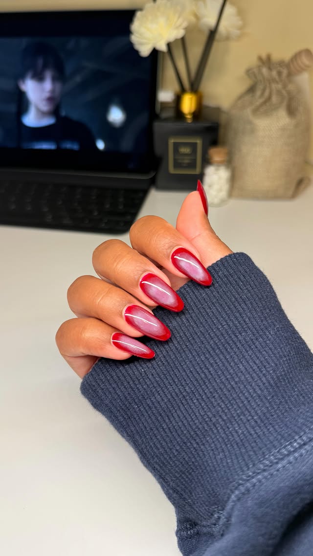 Instagram post by @dianajbz_ for Apres Nail. Caption reads: [...] nails at home💅🏽🎀💕 these colors😍....