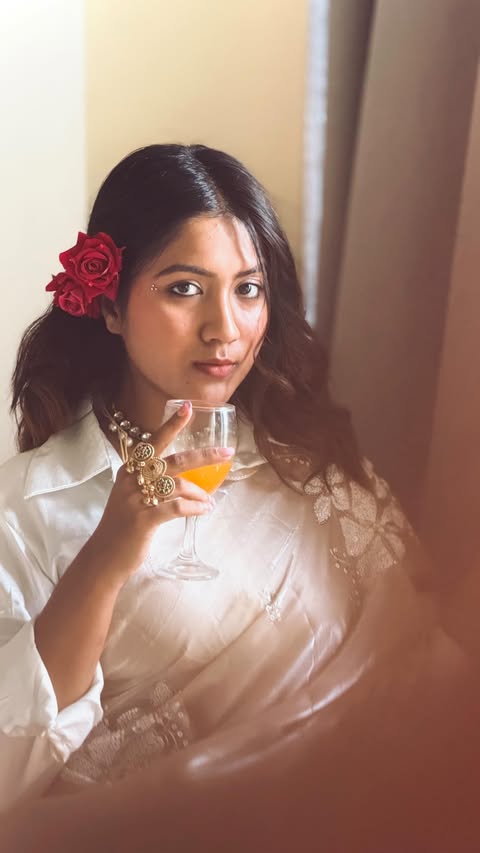 Instagram post by @__.shrutighosh for Blue Heaven Cosmetics. Caption reads: From makeup to outfit to the perfect transition ✨....