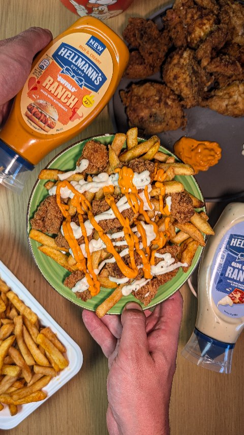 Instagram post by @robbie.reviews for Hellmann’s Mayonnaise. Caption reads: [...] and Hellman's Buffalo Ranch!....