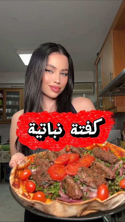 Instagram post by @maya_kawas for Beyond Meat. Caption reads: [...] Kafta🌱Recipe Below ⬇️ 

Ingredients: 
250 g....