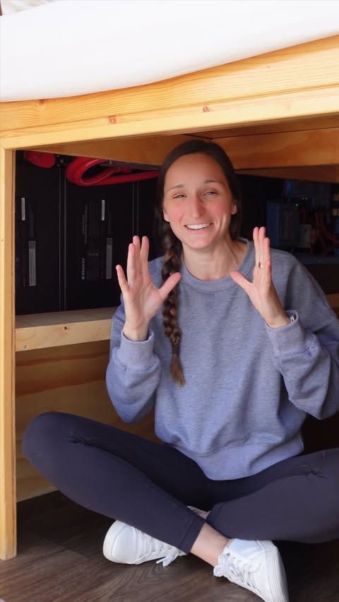 Instagram post by @sarahhfoss for Renogy. Caption reads: [...] I upgraded from 400 amp hours of Renogy....