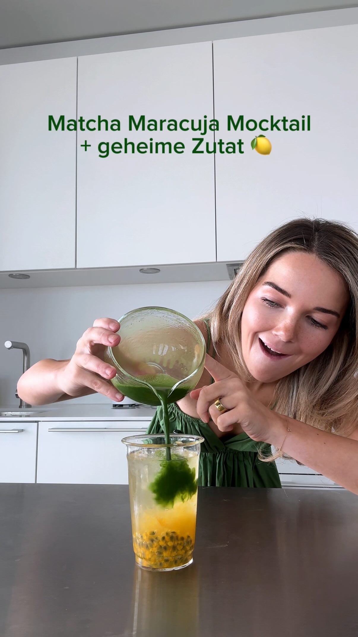 Instagram post by @alina.walbrun for Waterdrop. Caption reads: Matcha, Maracuja & eine geheime Zutat
+ Gewinnen....