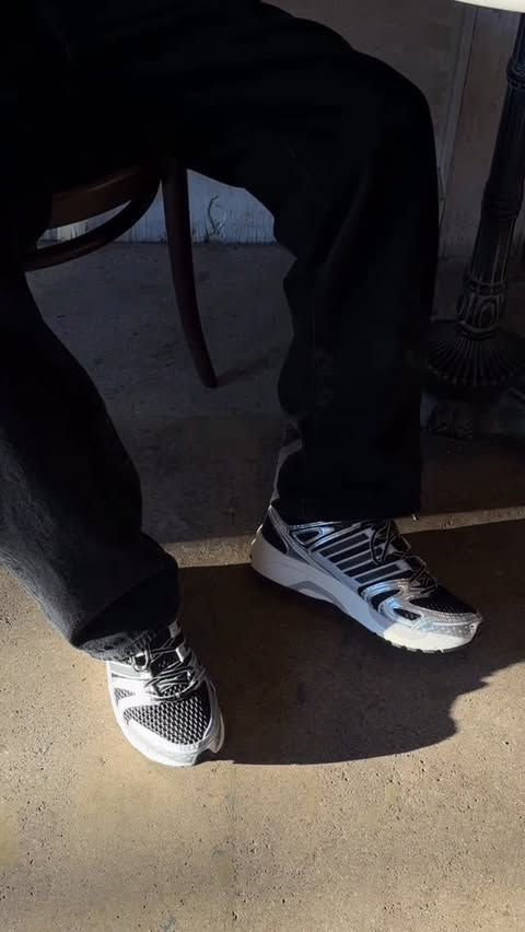 Instagram post by @hectorpdoria for Foot Locker. Caption reads: [...] @adidasoriginals Adistar Control 5 at....