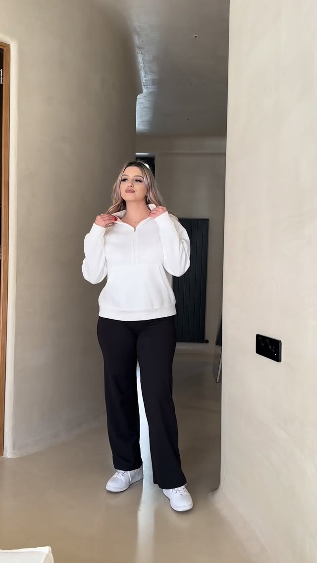 Instagram post by @nicoule____________ for Shewin. Caption reads: Prime Big Deal Days,all them on big discount,try....