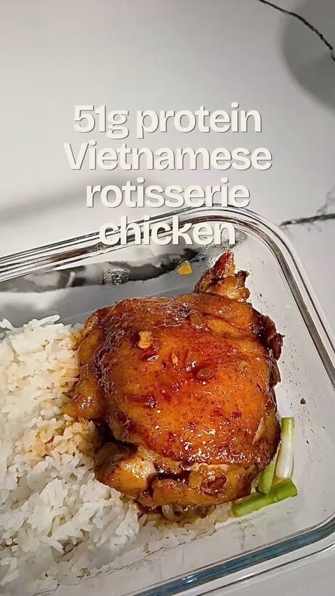 Instagram post by @dietitianvy for Lee Kum Kee. Caption reads: [...] skin-on chicken thighs - 2 1/2 tbsp Lee Kum....
