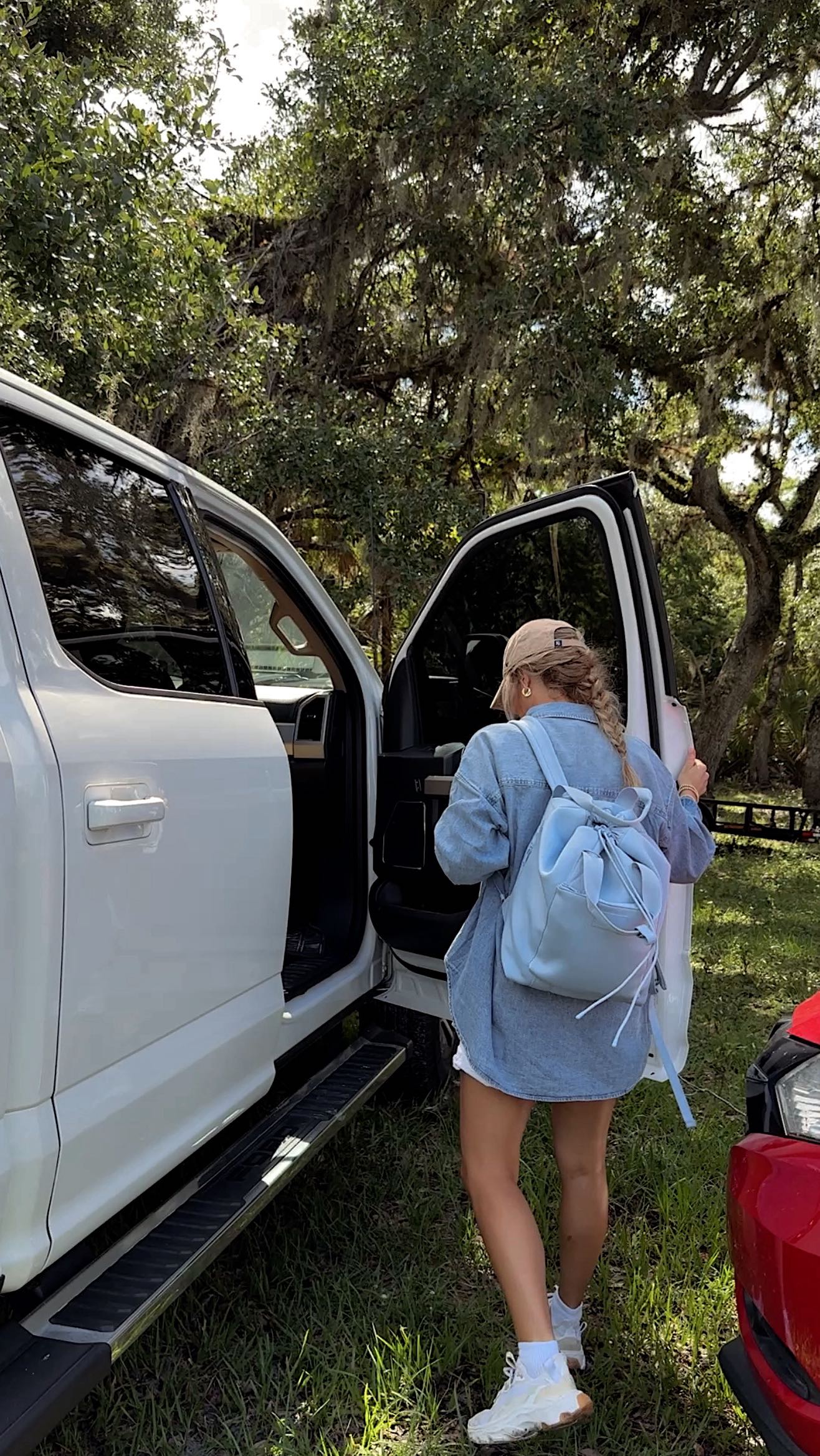 Instagram post by @stylecusp for Dagne Dover. Caption reads: [...] for the soul - packed my @dagnedover....