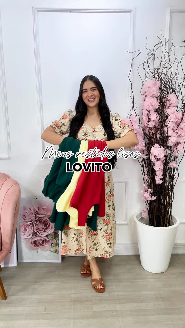 Instagram post by @carlastefaany for Lovito. Caption reads: Meus vestidos lisos @lovito_br parte 2 😍 
🔍 ID....