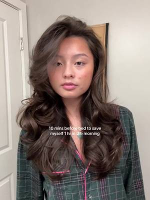 TikTok post by @jolenevyy_ for Overnight Blowout. Caption reads: [...] 47 secs to do my hair this morning....