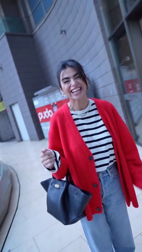 Instagram post by @selennergiz for Massimo Dutti. Caption reads: [...] @zara 
T shirt @arketofficial 
Jean....