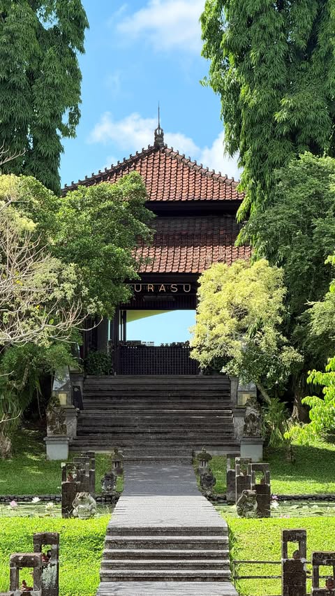 Instagram post by @kartiandco for Canva. Caption reads: Pro tips 👇🏼

1.) When adding props, use 2 to 3....