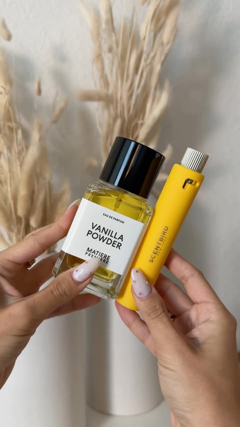 Instagram post by @oliviamaeharlow for Scentbird. Caption reads: [...] Vanilla Powder through @scentbird & quickly....