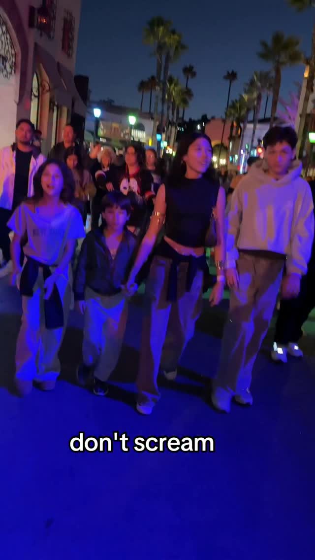 Instagram post by @familiadiamond for Halloween Horror Nights. Caption reads: Thank you @horrornights for the tickets! We had....