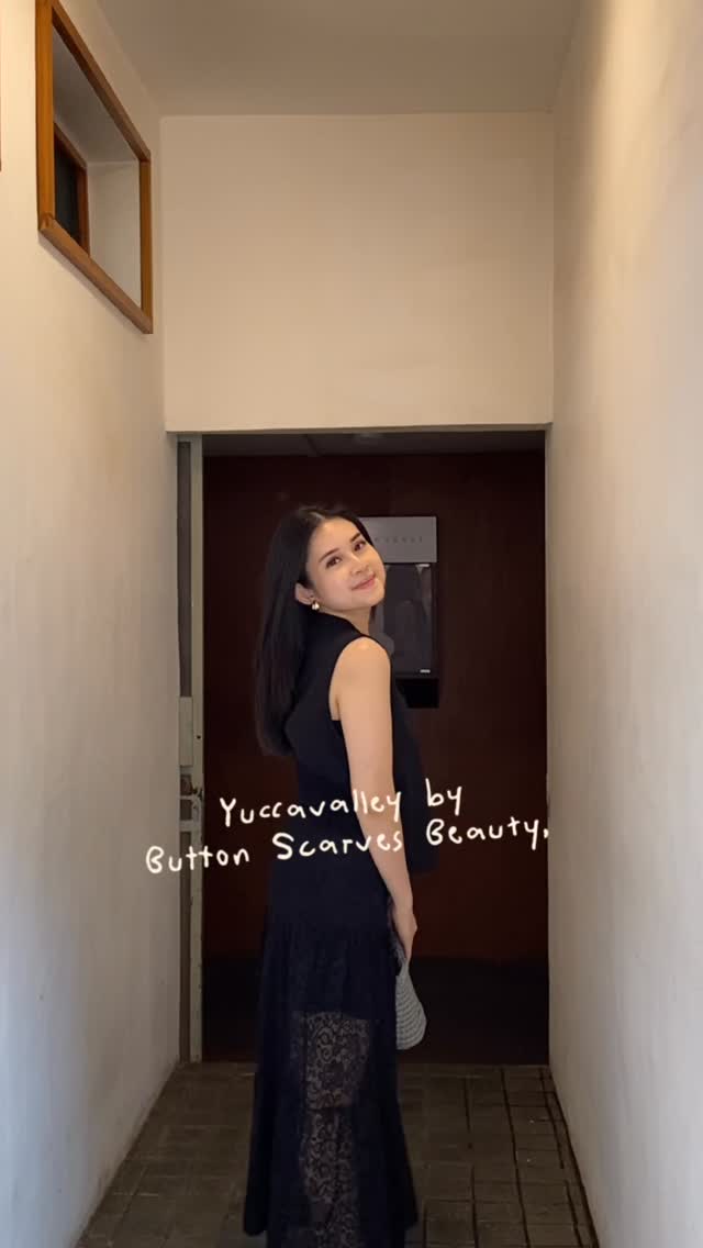 Instagram post by @shanneenn for BUTTONSCARVES. Caption reads: [...] wrapped in a little elegance from....