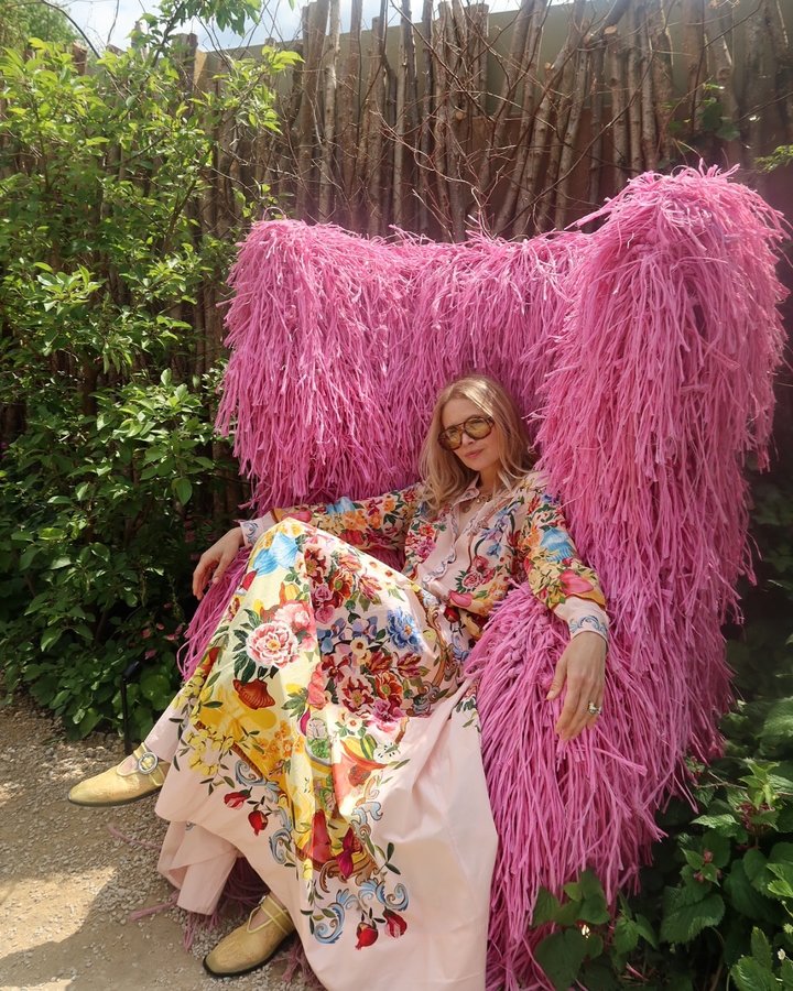 Instagram post by @misslauracoleman for Elizabeth Scarlett. Caption reads: [...] and thanks so much for the invite....