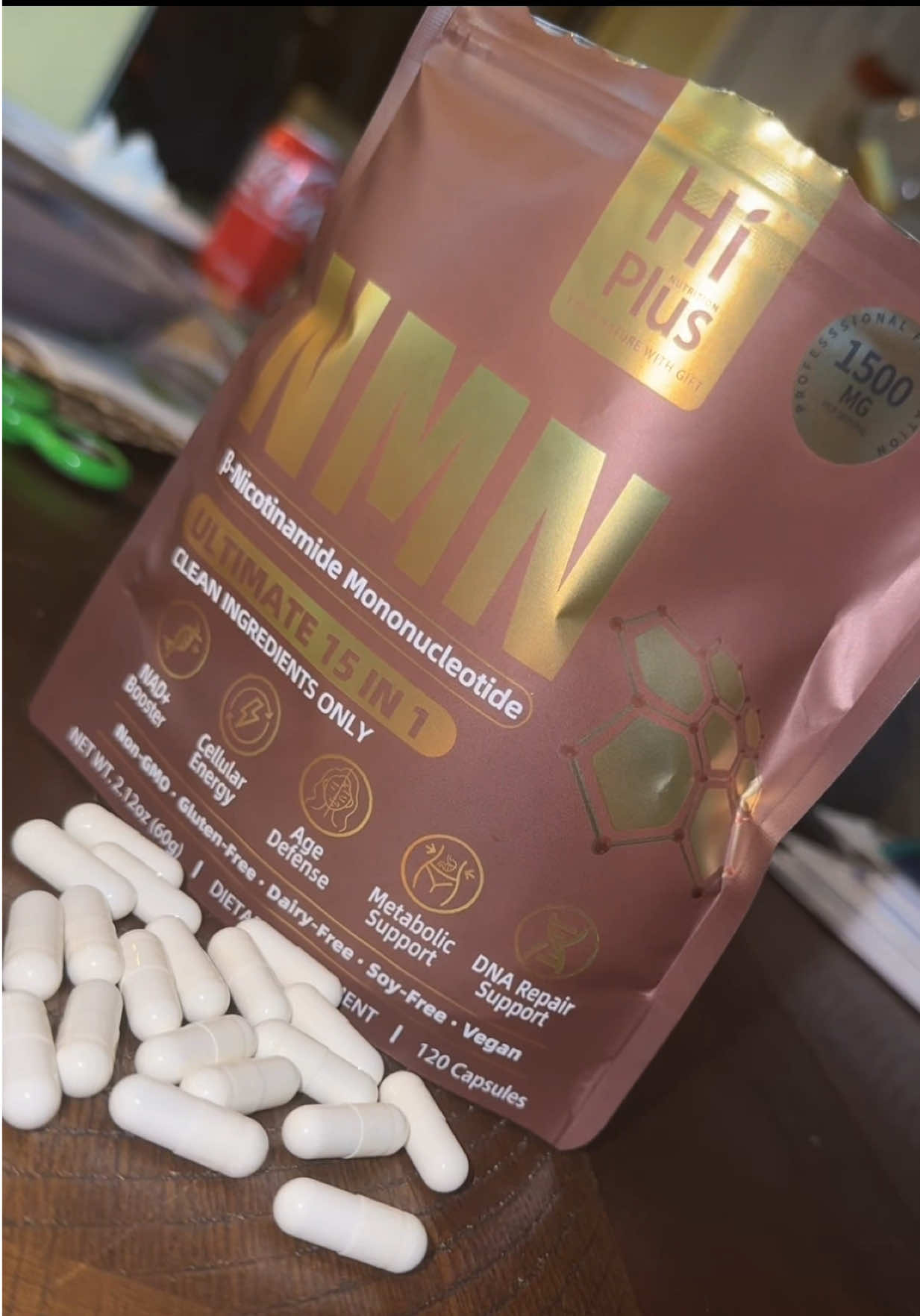 TikTok post by @canelita_344 for HiPlus. Caption reads: My favorite NAD+ supplement is from @HiPlus ✨ #NAD....