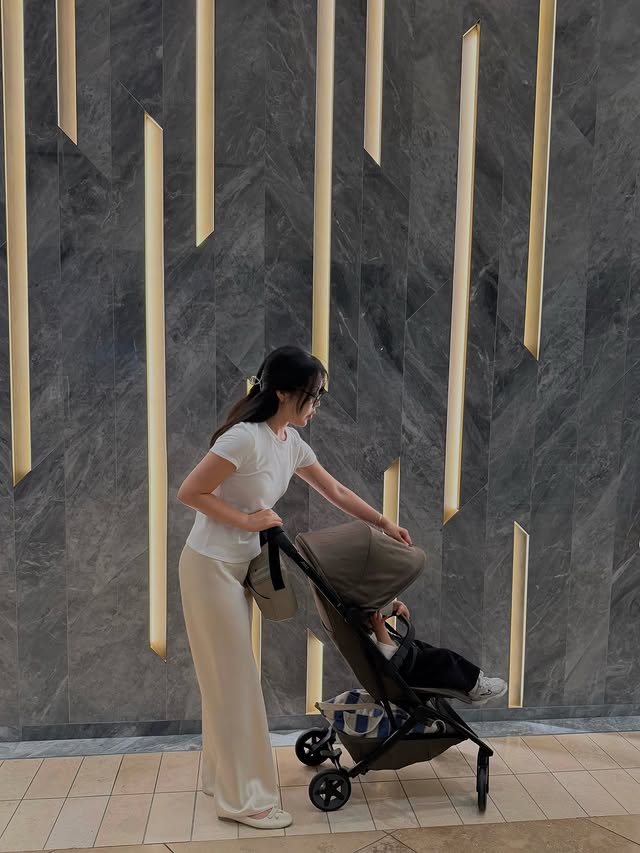 Instagram post by @conniecyang for Joolz. Caption reads: in love with our @joolzusa aer2 stroller in the....