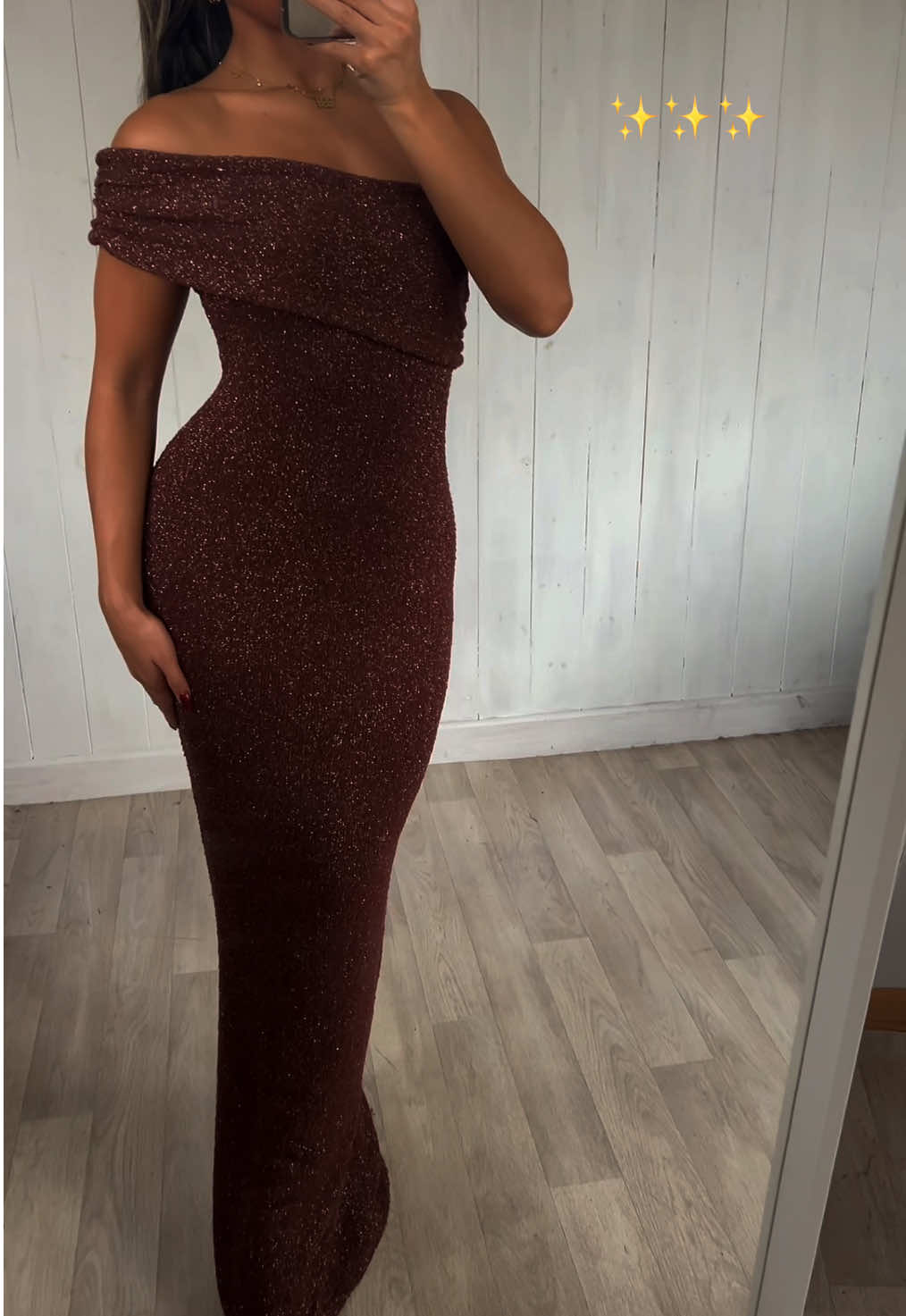 TikTok post by @pheebs16xox for SIMMI London. Caption reads: im OBSESSED @SIMMILONDON #dressinspo....
