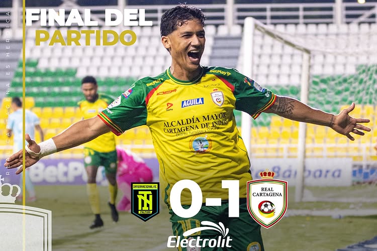 Instagram post by @realcartagena for Electrolit. Caption reads: [...] por @electrolit.colombia.