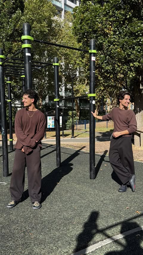 Instagram post by @demi.bars for VIVOBAREFOOT. Caption reads: [...] #dance #calisthenics #latindance....