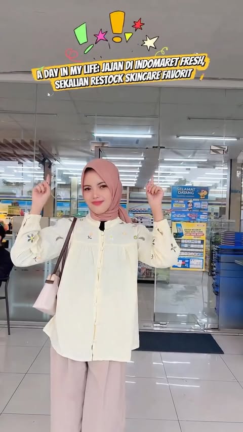Instagram post by @desiipermaataa for AZARINE. Caption reads: [...] Park Bandung! 🛒✨ Kali ini aku restock....