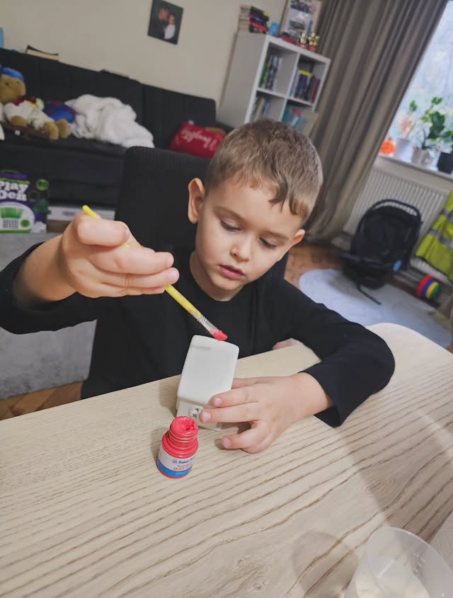 Instagram post by @madaraveanu for Baker Ross. Caption reads: [...] our decorations in place with @bakerross .....