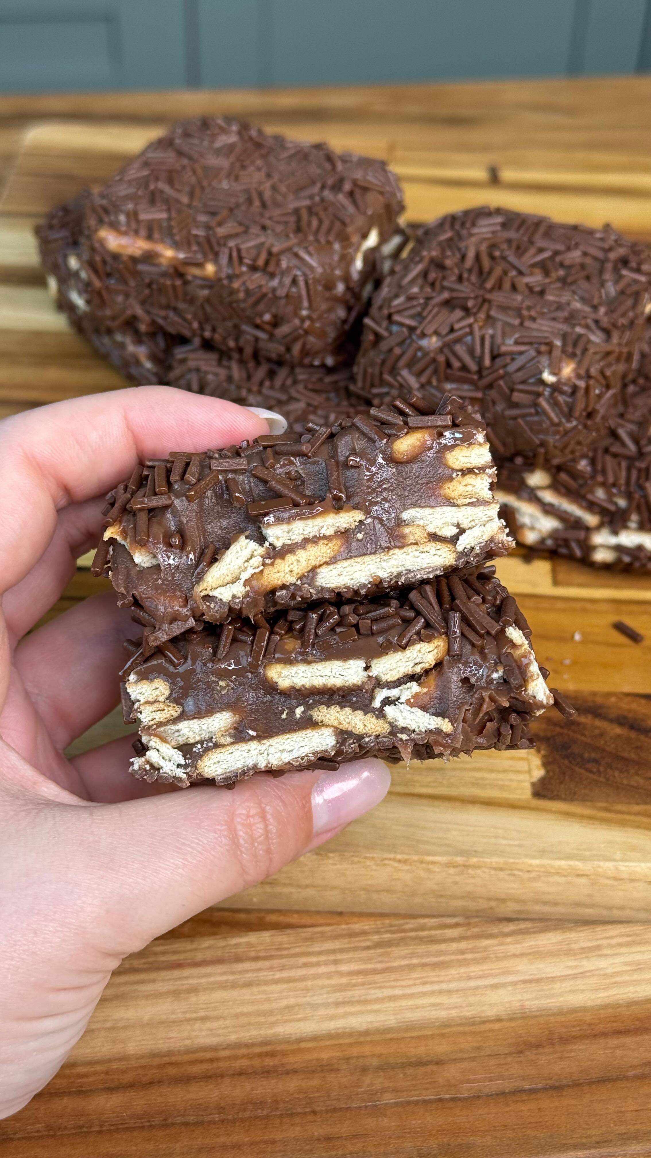 Instagram post by @raianacaetano for PagBank. Caption reads: Você sabia que a palha italiana é um dos doces....