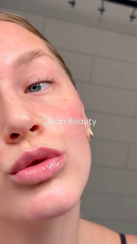 Instagram post by @kolbiroper for ILIA Beauty. Caption reads: Simple glam using my favourite @iliabeauty....