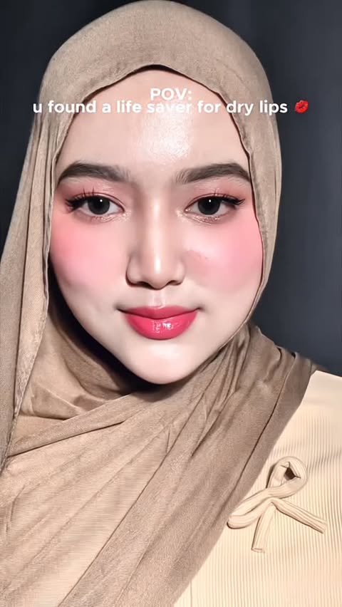 Instagram post by @dwiffahraherz for Barenbliss. Caption reads: new melted lips! 👀💖

#barenblissID....