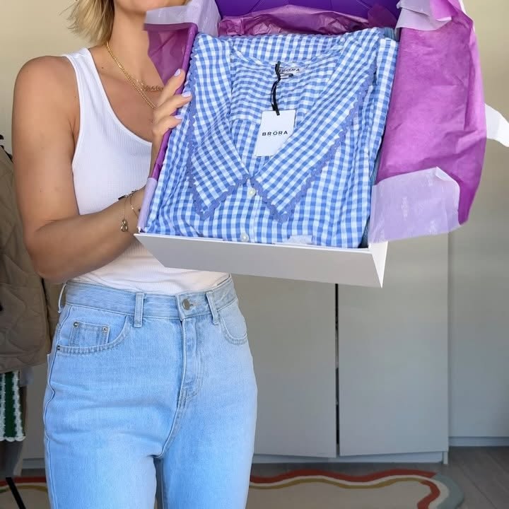 Instagram post by @ashley.dainty for Edge of Ember. Caption reads: A really lovely delivery today, love these bits so....