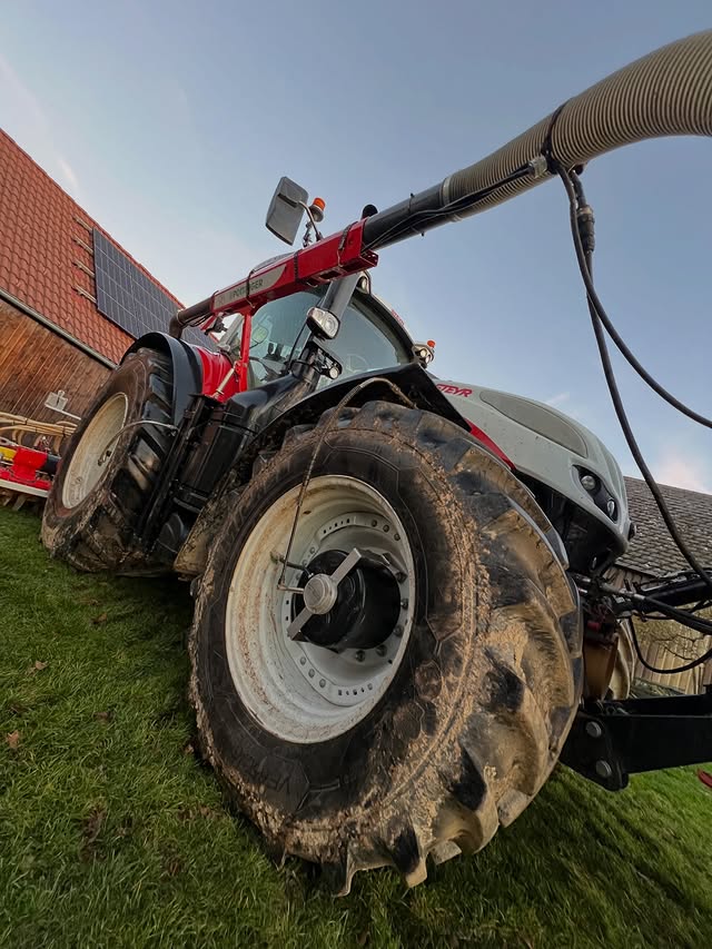 Instagram post by @markusholzschuster for Kärcher Österreich. Caption reads: wischen um zu waschen!➡️➡️➡️
....