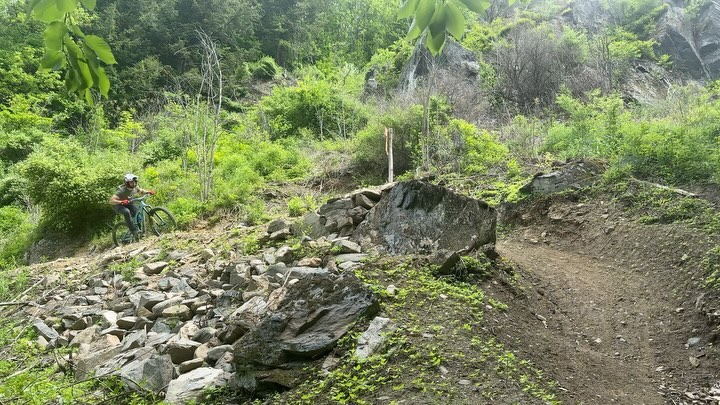 Instagram post by @philkmetz for NOBL Wheels. Caption reads: [...] Range. My sponsors @gtbicycles @noblwheels....