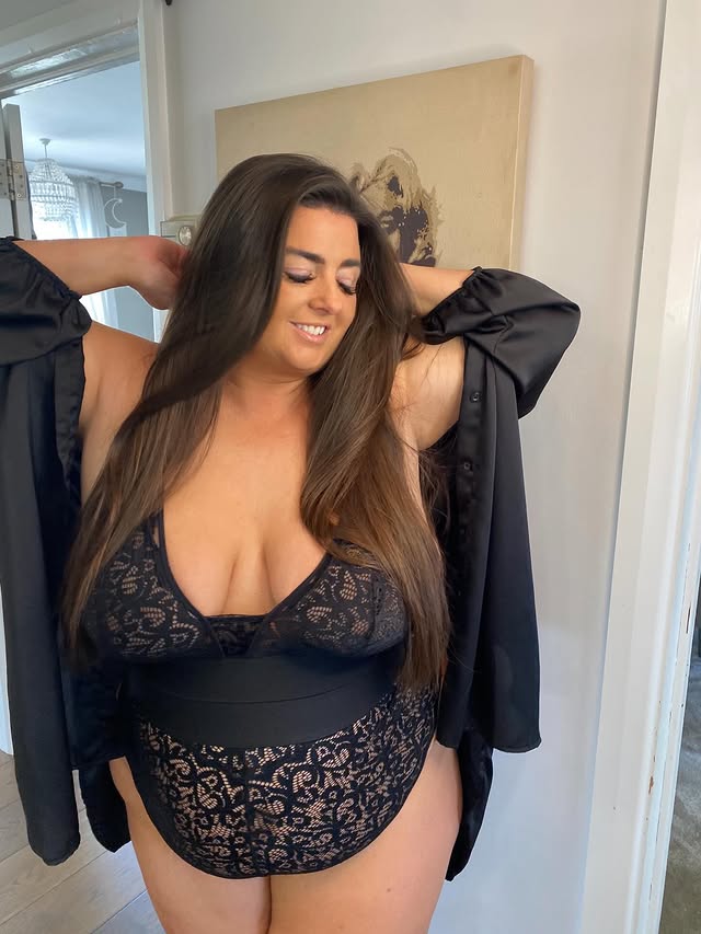 Instagram post by @itspeachskin for Tutti Rouge. Caption reads: [...] ✨🖤 Wearing the Hallie body suit by....