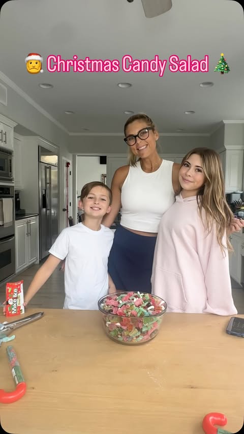 Instagram post by @keepingupwithquinn for Sour Patch Kids. Caption reads: 🎄✨ Just a mom and her little elves creating chaos....