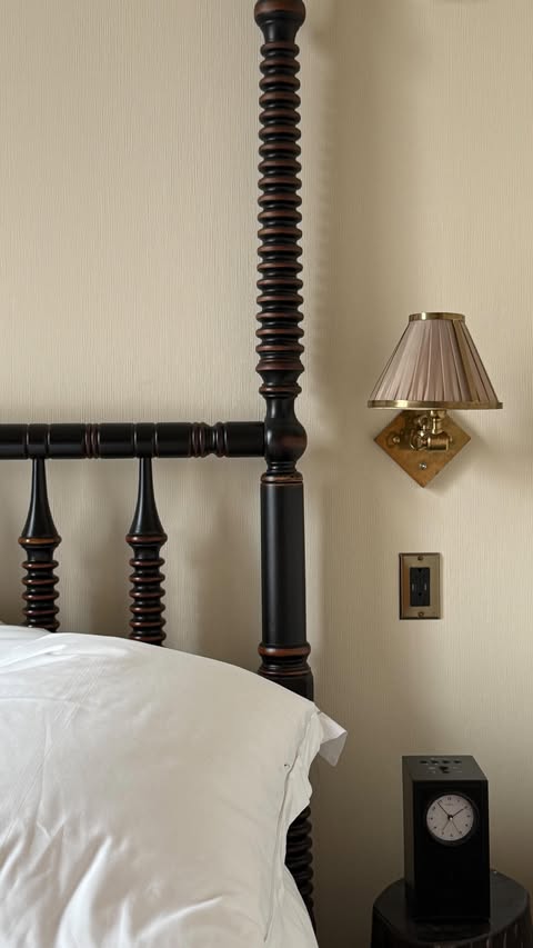 Instagram post by @katcastellano for Journeys. Caption reads: [...] are finally back in stock at @journeys !....