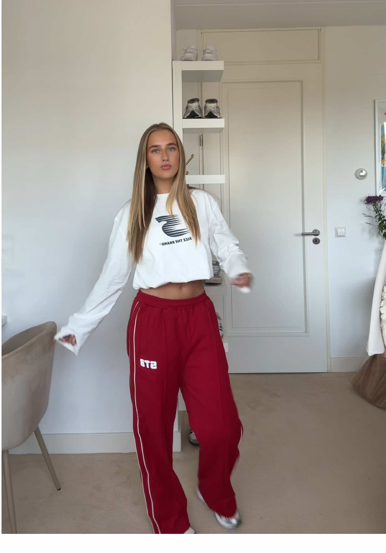 TikTok post by @elisanwh for SIZZ THE BRAND. Caption reads: NEW COLLECTION @SIZZ the brand ♥️ #ootd *ad.