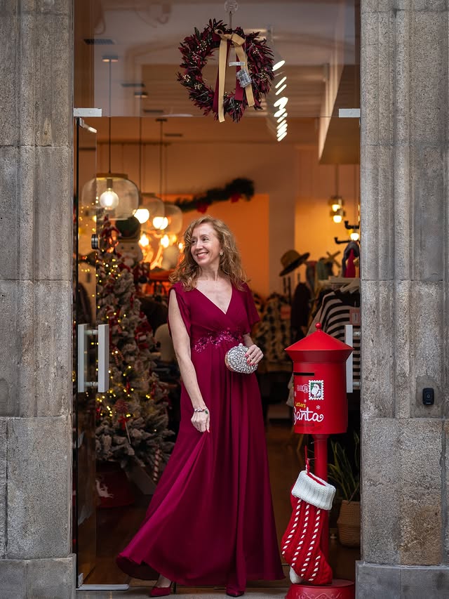 Instagram post by @carlotastyle for Ever-Pretty. Caption reads: Ready for Christmas with @everprettyofficial....