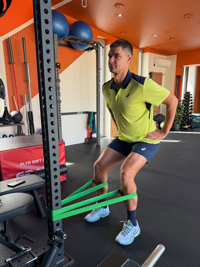 Instagram post by @kamilmajchrzakk for Yonex. Caption reads: [...] @tenismagazyn @nowalijkapl @wktmera....