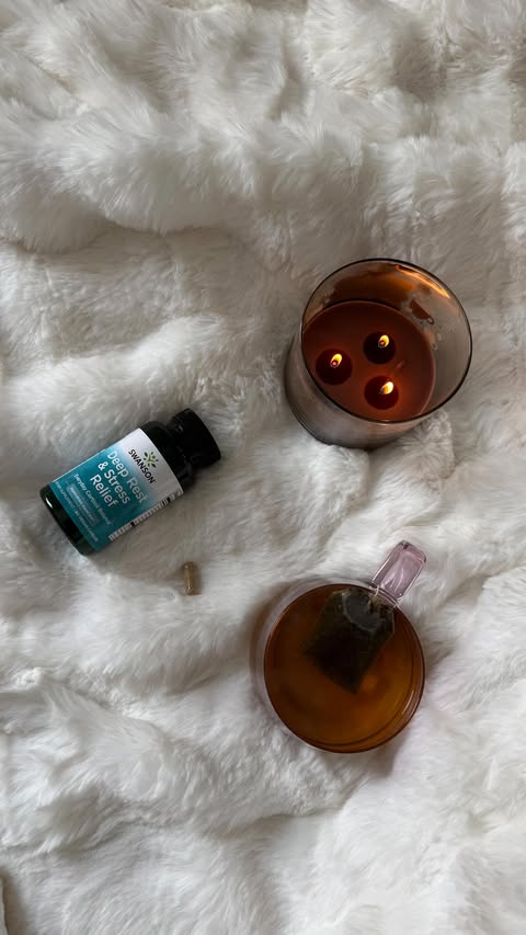 Instagram post by @moriahhgrace for Swanson Health. Caption reads: december night routine ❄️🎄♥️ 

@swansonhealth is....