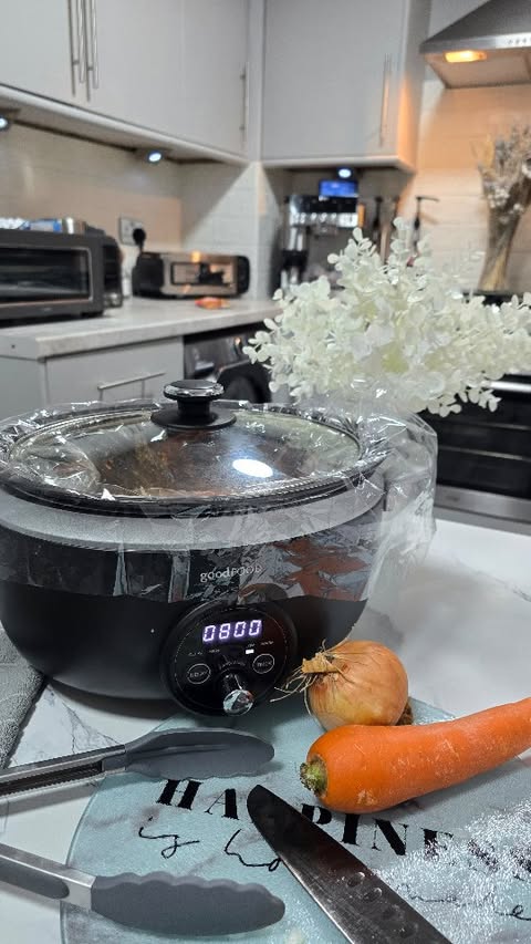 Instagram post by @beckydoeslifex for Tower Housewares. Caption reads: [...] Slow Cooker from Good Food /....