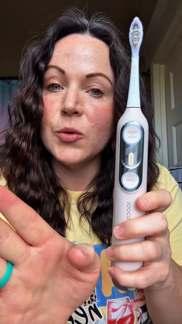 Instagram post by @nicoleleeanne6 for Soocas Oral Care Management. Caption reads: I hate flossing cuz the process is such a hassle....