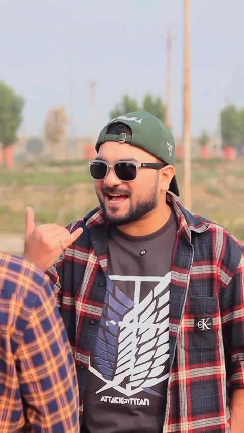 Instagram post by @younuza for Fashion Factory. Caption reads: Your VIP Pass to free shopping is waiting. Give a....