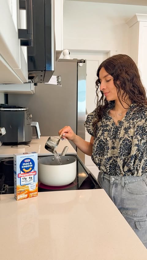Instagram post by @barbaris for New Engen Creators. Caption reads: #ad #KraftMacandCheesePartner One thing nobody....