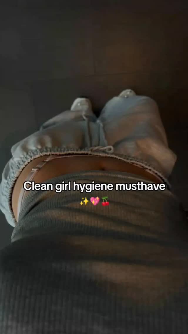 Instagram post by @skincare_skinsecrets for Lume Deodorant. Caption reads: Clean girls hygiene must-haves ✨
#cleangirl....