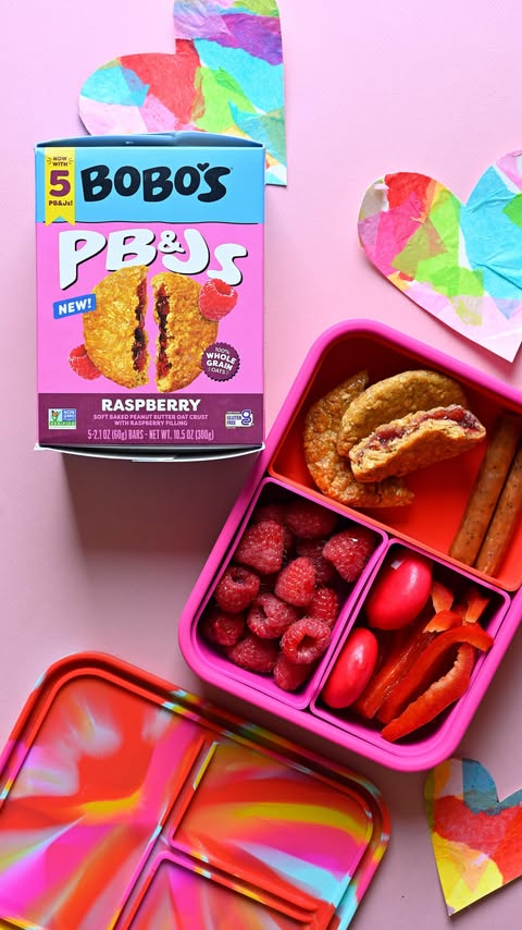 Instagram post by @noshincolor for Bobo's. Caption reads: 💥Main lunch energy💥with @eatbobos new Raspberry....