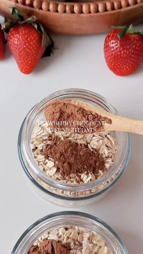 Instagram post by @alohalexia for Truvia. Caption reads: #TruviaPartner 🍓🍫 These strawberry chocolate....