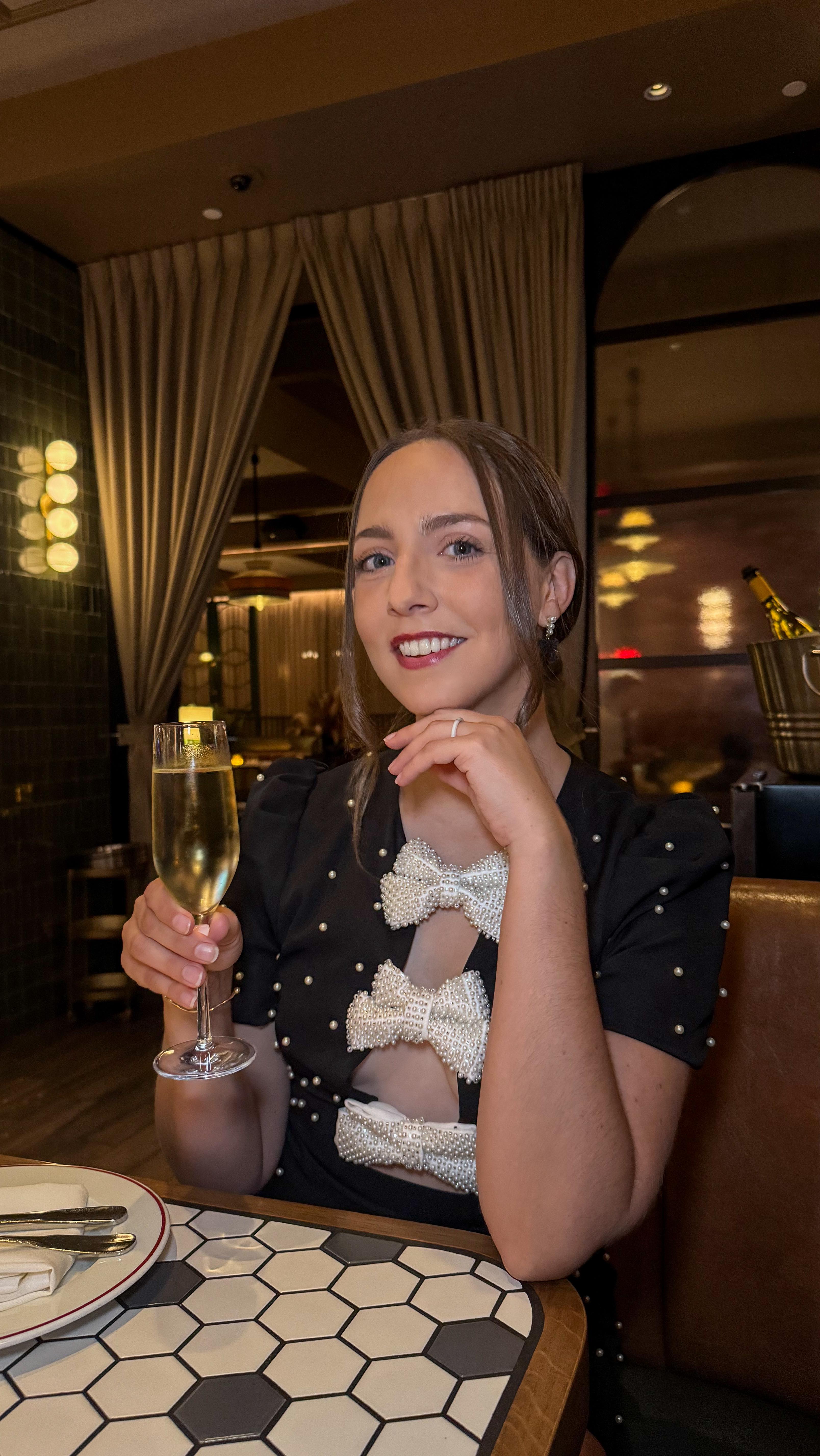 Instagram post by @lydia.in.vegas for MGM Resorts. Caption reads: I stayed at @mandalaybay for the weekend, and....