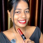 Instagram post by @_life_is_osm_2 for Staze Beauty. Caption reads: Staze 9to9 transferproof lipstick lipgloss ♥️....