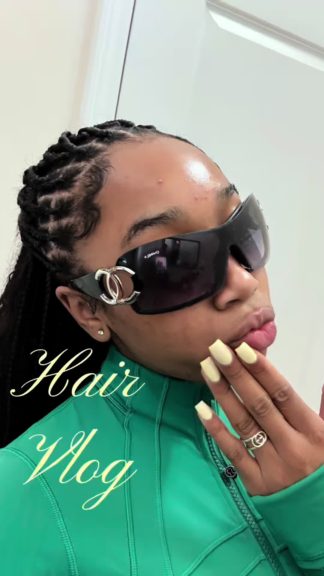 TikTok post by @niylanicoleee for Ashinehair. Caption reads: [...] using burmese curly hair from @Ashinehair US....