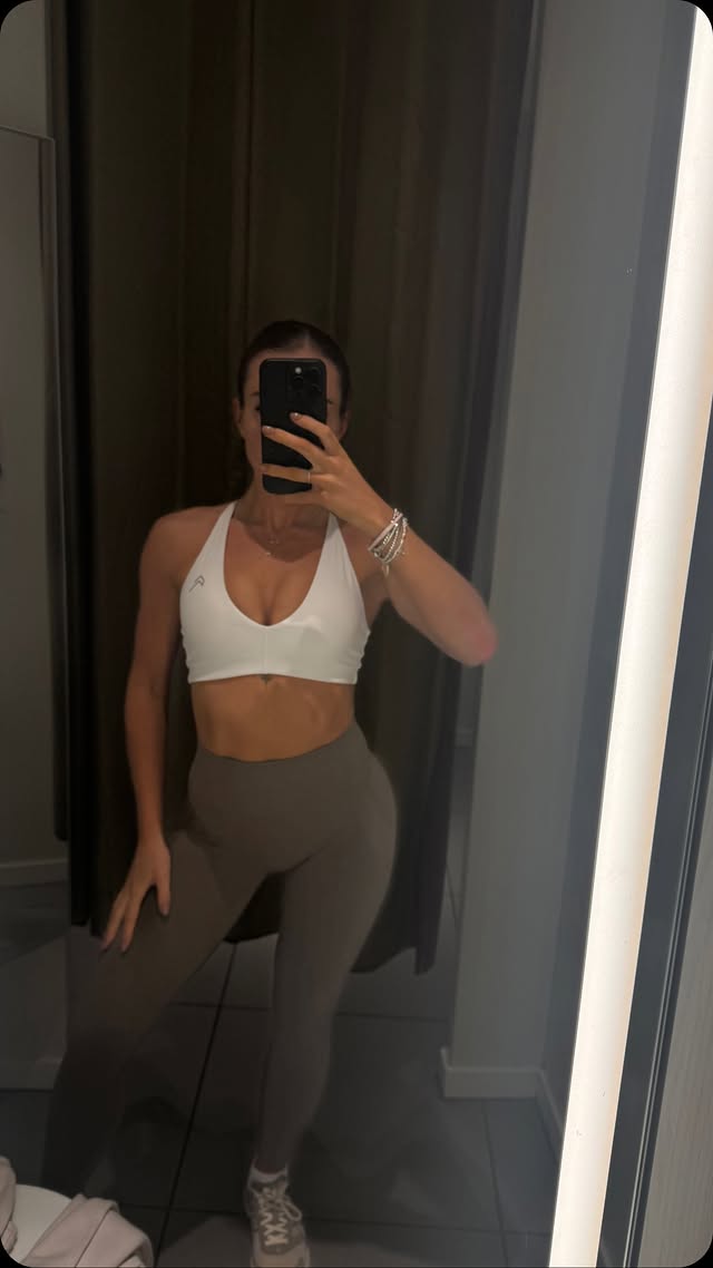 Instagram post by @fernsfitnessuk for Protein World. Caption reads: Come and make pancakes with me using @proteinworld....