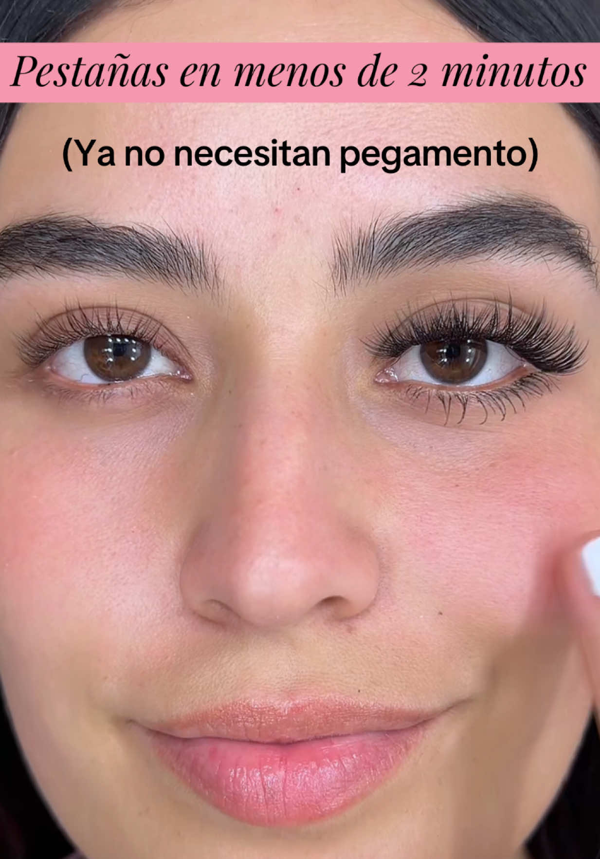 TikTok post by @yadirammhh for BQ Lash. Caption reads: Pestañas autoadhesivas ❤️❤️❤️❤️ @Tienda oficial....